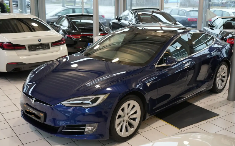 Left hand drive TESLA MODEL S Dual 75D